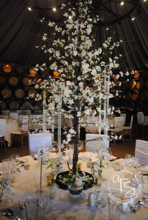 Factory Made Centerpieces Sakura Arch White Twin Artificial Cherry Blossom  Trees for Wedding Decoration - China Wedding Decoration and Indoor  Decoration price | Made-in-China.com